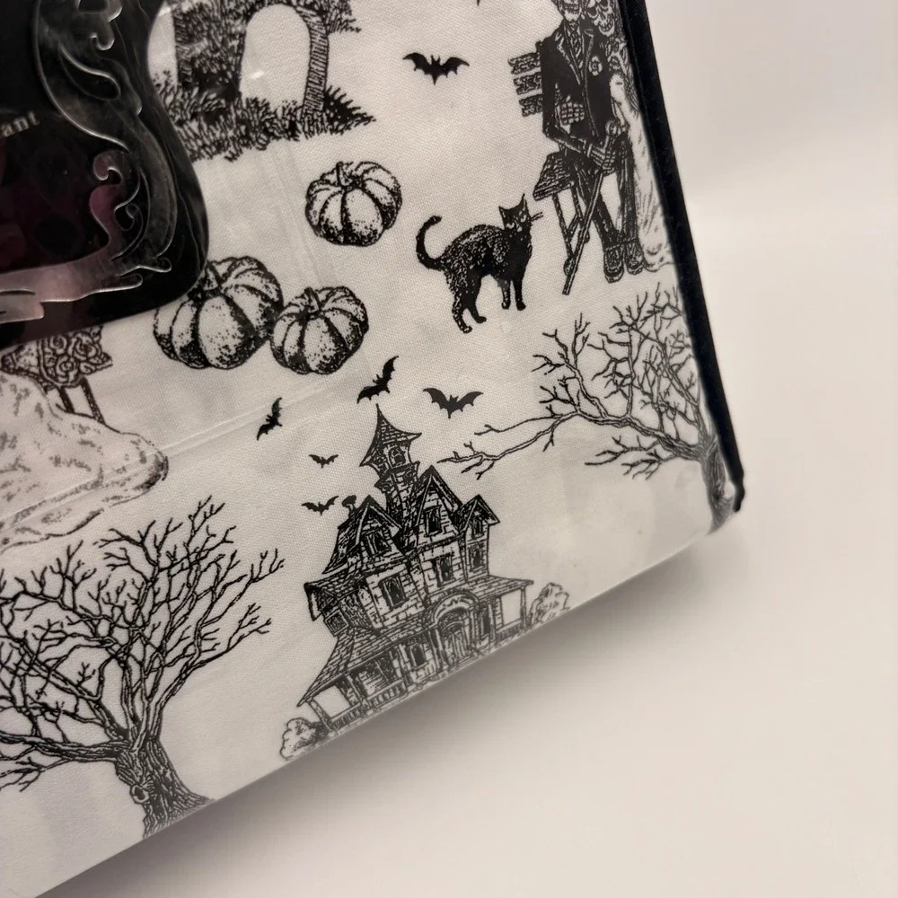 Trick or Treat Queen Sheet Set Black White Skeleton Toile Haunted House 4pc NEW